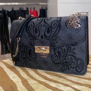 Like new - Guess handbag
